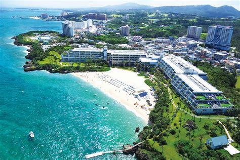 Okinawa island is the largest of the okinawa islands and the ryukyu (nansei) islands of japan in the kyushu region. ホテルムーンビーチ | 沖縄県恩納村 | 青と緑が織りなす活気 ...