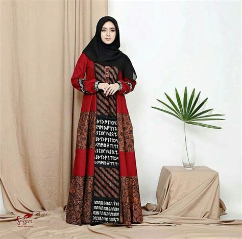 Gambar Model Gamis Batik Kombinasi Kain Polos Amat