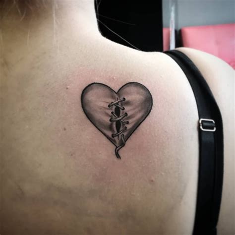 50 Different Heart Tattoos That Will Make You Fall In Love Tats N Rings Broken Heart