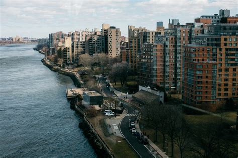 The new york city mayoral election of 1993 occurred on tuesday, november 2, 1993, with republican nominee u.s. Roosevelt Island, l'autre New York