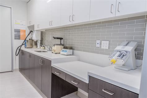 Whether you choose to build out your entire dental practice with mcc cabinets or to supplement your current office design with our modular units, our cabinets are guaranteed to create a professional, quality impression for you, your staff and your patients. Dr. Shook www.donraycompany.com | Muebles para consultorio ...