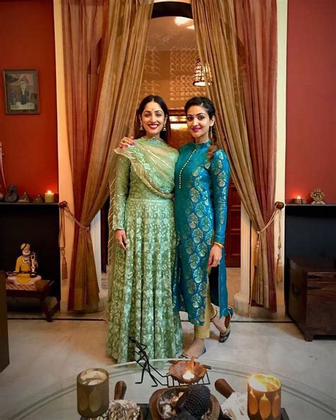 Does yami gautam drink alcohol? Glamorous sister duos of Bollywood! - Bollywood Dhamaka