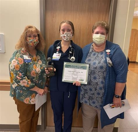 Hshs St Elizabeths Hospital Honors Colleague With Quarterly National Daisy Award Illinois