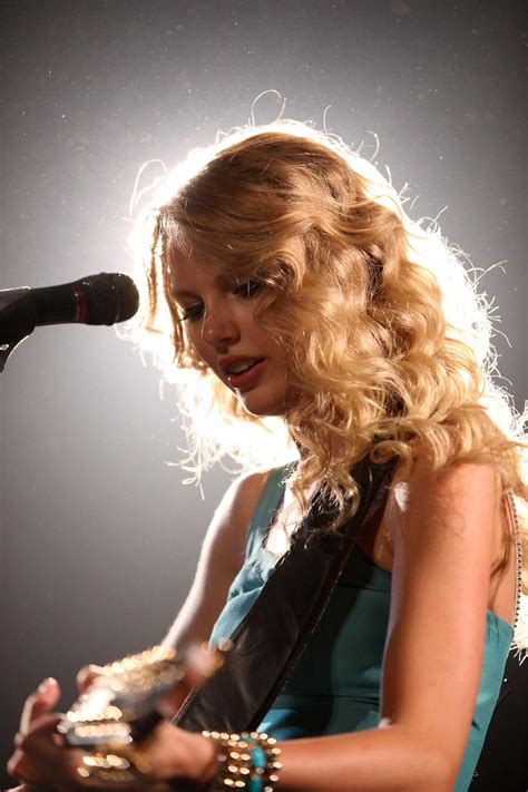 Taylor Swift Shares Throwback Photo While Previewing Breathe