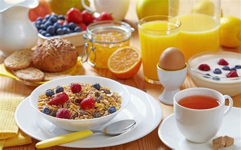 Jun 30, 2021 · ada beberapa menu makan pagi yang nyeleneh dan dianggap sebagai bentuk penistaan terhadap makanan. Menu Makanan Sarapan Pagi yang Sehat dan Praktis - Sukawu Blog