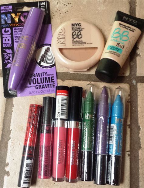 Demi Lovatos Makeup Faves From Nyc New York Color Help You Beat The Heat