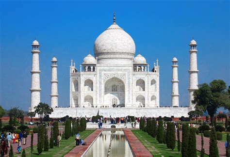 These 9 Famous Landmarks Look Absolutely Stunning Until You Zoom Out