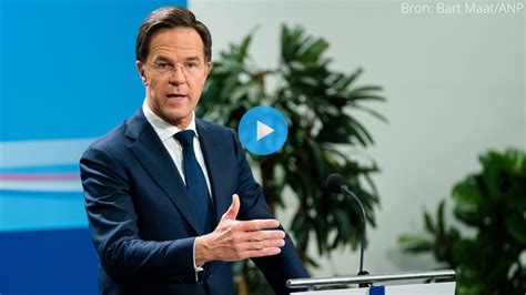 Opmerkelijke spierballentaal voor een man zonder visie en een regering. Kijk LIVE naar persconferentie Mark Rutte over ...