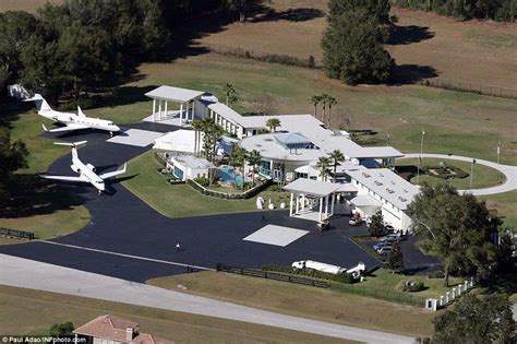 The home is located in the jumbolair aviation estate, which is a residential airpark. The world's most unique airports revealed | John travolta ...