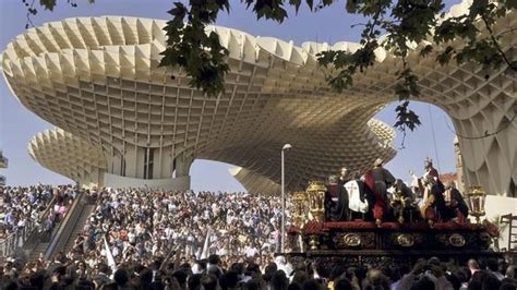 Consulta todos los estrenos, música, capataces, datos de interés, lugares recomendados, etc. Domingo de Ramos en directo desde Sevilla: Semana santa ...