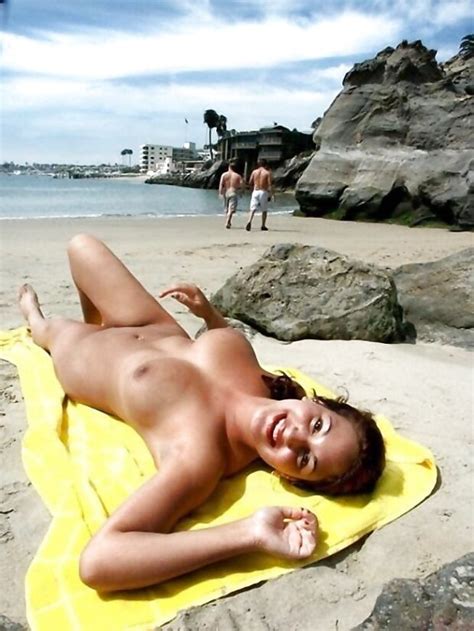 naked babe at the beach hornymistermike