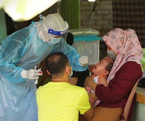Menurut piaget, terdapat empat peringkat perkembangan intelektual kanakkanak, iaitu: Bayi kembar di Kampung Pauh Lima positif Covid-19 - Kosmo ...