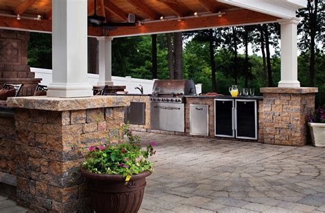 Find Out What's Cooking in the Latest Outdoor Kitchen ...