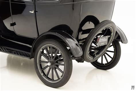 1921 Ford Model T Center Door Sedan