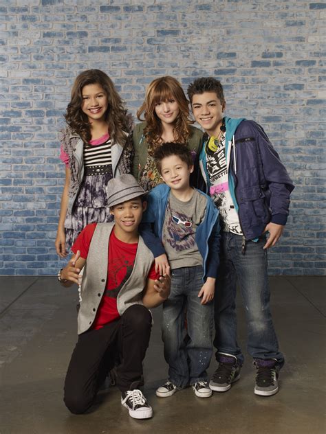 Zendaya And Bella Thorne Shake It Up Theme Song