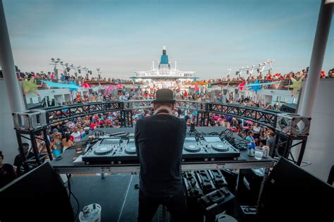 6 Reasons Why You Need To Go On Groove Cruise Edmtunes
