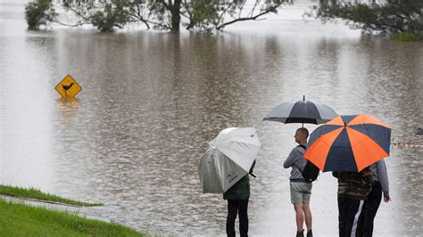 Australia Floods Thousands Flee As Record Rains Swamp New South Wales
