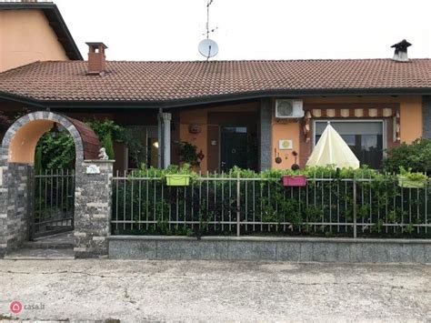 Tutti gli annunci di appartamenti in vendita a novara: Case con giardino privato in vendita a Novara | Casa.it