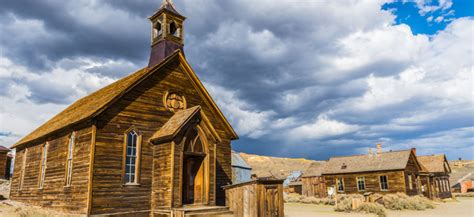What is the difference between usa and us? Abandoned in America: 10 American Ghost Towns to Visit | WhereTraveler