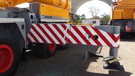 Cranes have a maximum design wind speed for safe operation; Cranes & Safety Signage | ALL MINE SIGNS