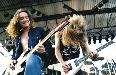 Cliff Burton Die Hintergründe Zum Tod Des Metallica Bassisten