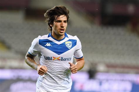 Join the discussion or compare with others! Italian Media Claim AC Milan Target Sandro Tonali Wants To ...