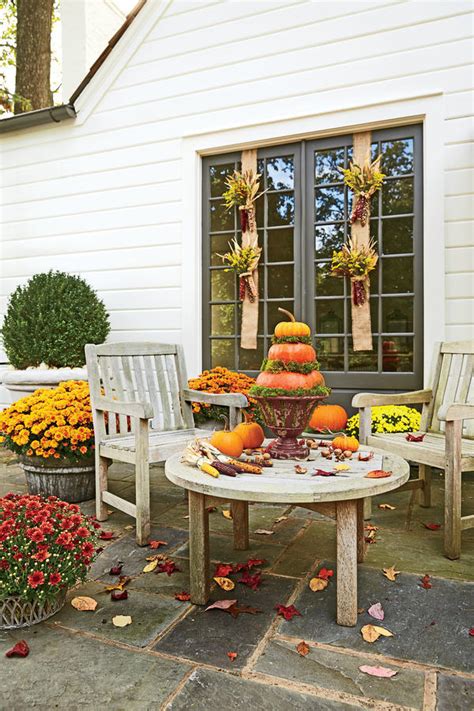 Travel inspired home decor ideas'll bring your world citizen personality and a general feeling of you are at: 16 Ways to Spice Up Your Porch Décor for Fall - Southern ...