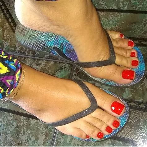 Pin On Sexy Toes In Flip Flop And Sandals