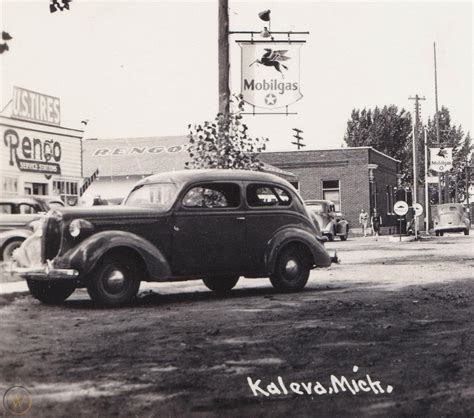 Nw Kaleva Manistee Mi Rppc 1930s 3 Pumps At Standard Oil Red Crown Gas