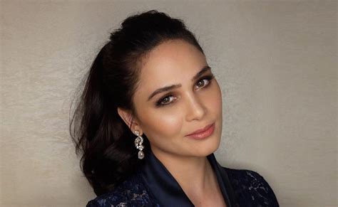 The term is used for performers who are marketable stars and whose names are used to promote movies, for example in trailers and posters. Kristine Hermosa, magbabalik-telebisyon! | Abante TNT ...