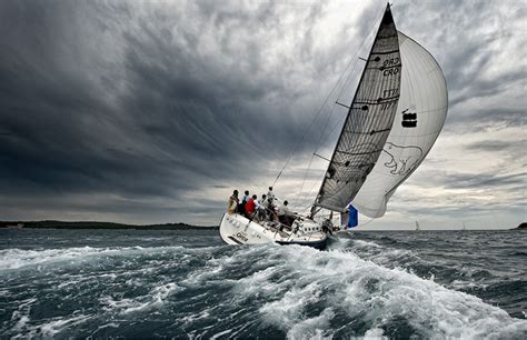 Pin By Weeling Chua On Sailing Sailing Boat Action Photography