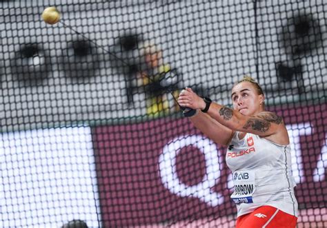 Joanna fiodorow of poland celebrates after winning a silver medal in the women's hammer during day two of the world. Joanna Fiodorow - Super Express