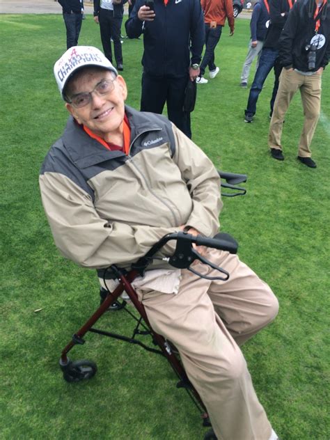 Kenyon Drake Runs Over 85 Year Old Wwii Veteran In A Wheelchair At Senior Bowl Practice Wwii