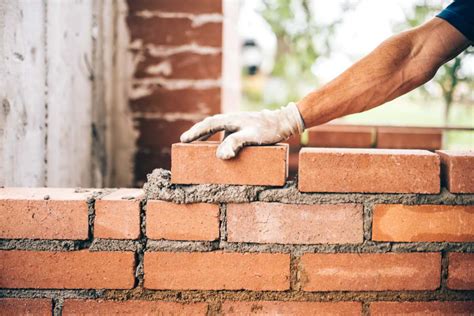 Per realizzare il tuo comodino salvaspazio a partire da un pallet, avrai bisogno di questi attrezzi si tratta di un progetto fai da te adatto anche ai principianti e a chi si vuole dedicare qualche ora a costruire un oggetto utile e unico per la propria casa. Costruire un muro: materiali e tecnica operativa per il ...