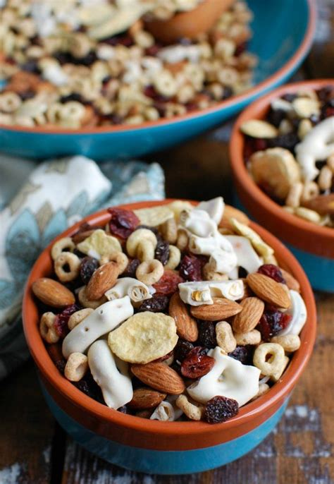 This Easy Breakfast Trail Mix Makes A Great On The Go Breakfast Or