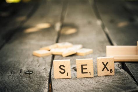 بررسی جامع انواع سوالات اصلی در مورد رابطه جنسی و پاسخ به آن ها ماهنامه روان بنه