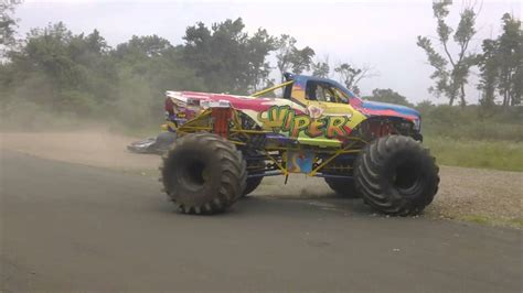 Viper Monster Truck Crushes Junk Cars Youtube