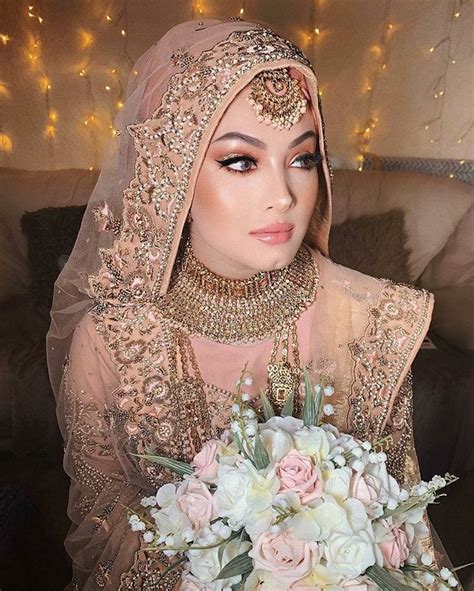 Best Pakistani Wedding Day Islamic Bridal Dresses With Hijab Images
