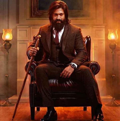Kgf star yash अपनी पत्नी राधिका पंडित के साथ पहुंचे मालदीव, इस अंदाज में मना रहे हैं छुट्टियां. That KGF -2 Look Is Not Real