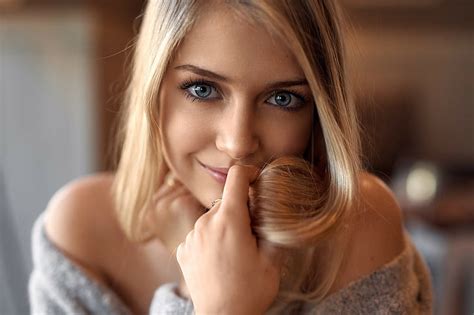 X Px Free Download HD Wallpaper Women Blonde Face Smiling Blue Eyes Portrait