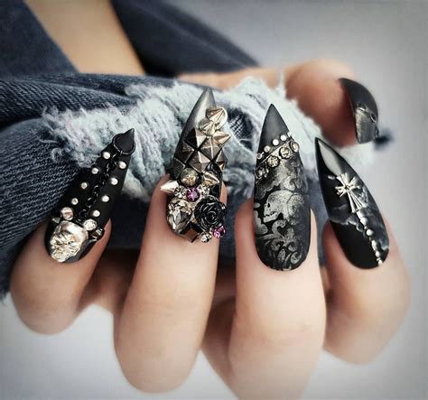 French nägel ideen nägel mit strass nägel motive nägel muster nageldesign bilder blaue nägel nagellack kunst nagelkunst design französische maniküre nägel. 30 Halloween Nägel Ideen für einen abgerundeten Grusel-Look