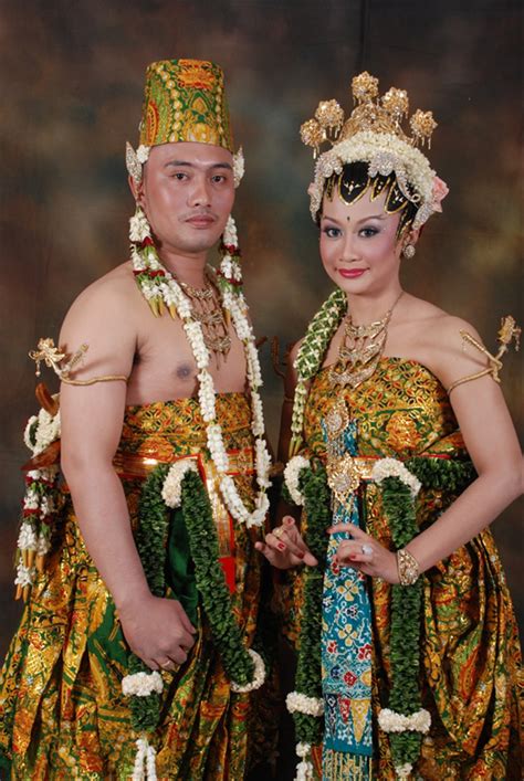 Busana Pengantin Adat Yogyakarta