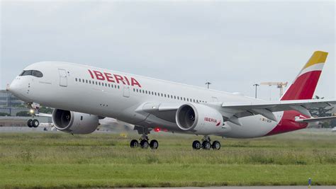 Primer Vuelo Del Airbus A350 De Iberia Y Entrega Del Primer A320neo