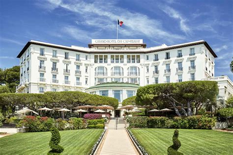 The hotel is 40 floors tall and has 800 rooms. 03. Grand-Hôtel du Cap-Ferrat, A Four Seasons Hotel, Saint ...
