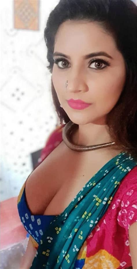 Pin On Gandi Baat Web Series Episodes Hot Actress Hot Scenes Sexy Actress In Saree Navel Show