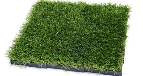 Daftar Harga Rumput Sintetis Terbaru 2021. Bikin Rumah Lebih Segar!