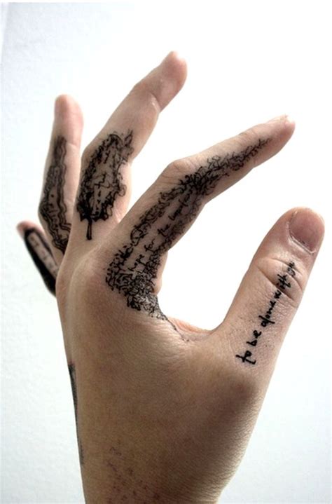 50 Awesome Finger Tattoos That Are Insanely Popular