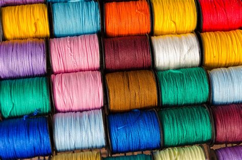 Gran catálogo lleno de imagenes y diseños para tus prendas. La Lucha de Zafiro.: """ Hilos de Colores