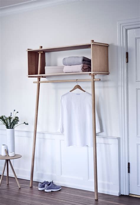 Das gängigste material für garderobenständer ist holz. Garderobe von Woud im Shop kaufen | Garderobe ständer ...