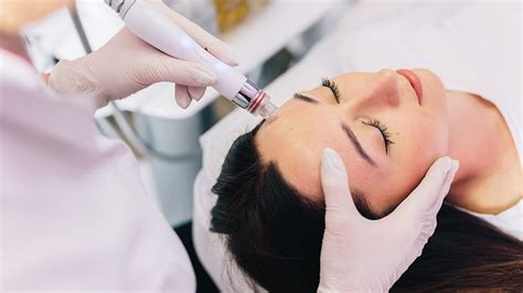 Hydrafacial Treatment For Deep Skin Hydration Gleam Skin And Hair Clinic
